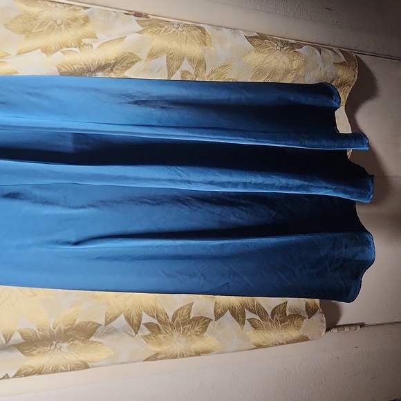 Midi DRESS - Picture 8 of 8